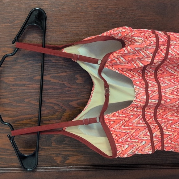 L.L Bean Red Flattering One Piece Swimsuit Size 16 - Picture 5 of 7